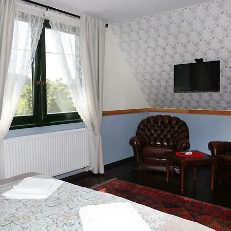 Sasfeszek Vendeghaz Guest house Zirc
