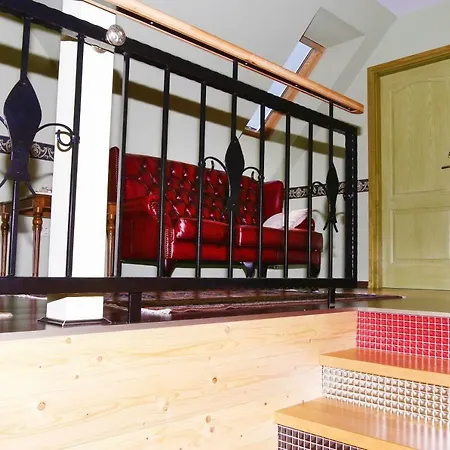 Sasfeszek Vendeghaz Guest house