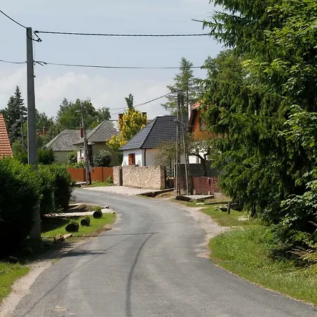 Guest house Sasfeszek Vendeghaz